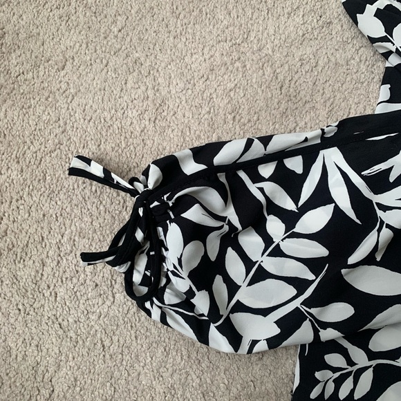 Black and Withe Calvin Klein blouses, like new!! Very pretty. - Picture 2 of 6